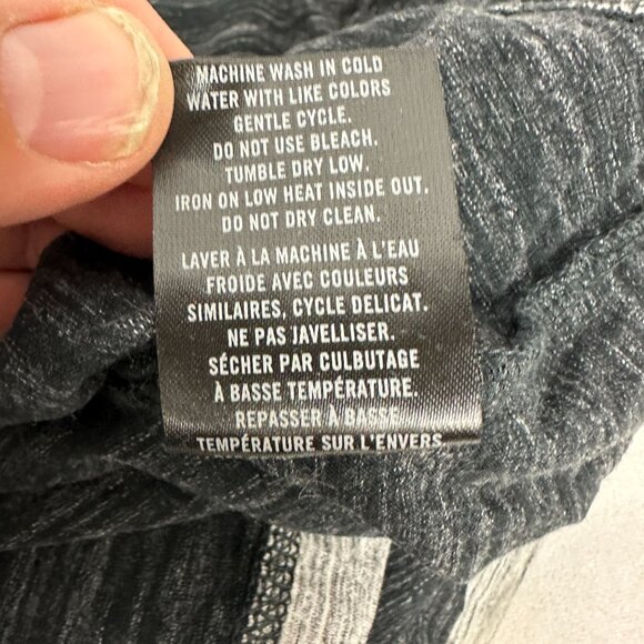 Julian & Mark Black Heathered V Neck T Shirt XL Casual Lightweight Shirt - Picture 5 of 5